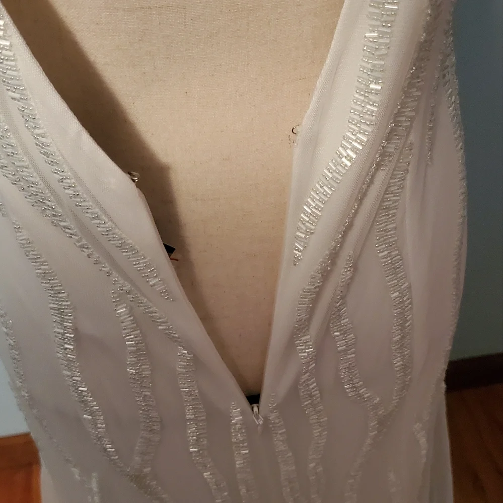 HOLD π Adrianna Papell Beaded Love Story Wedding Gown Ivory Size 8 NWT Train - Picture 7 of 12